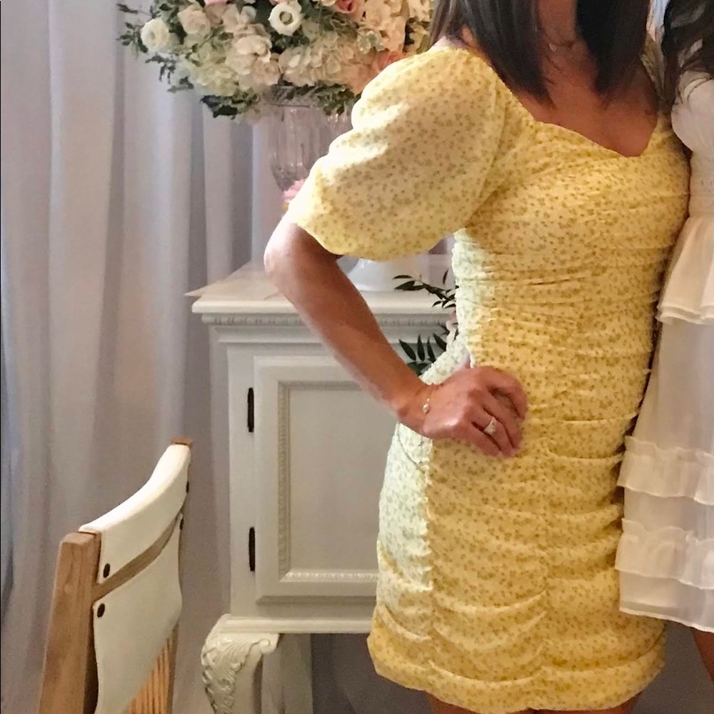 Spring dress - Picture 2 of 5